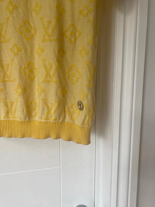 Buy & Sell East Finchley North London - Photos for Lv top