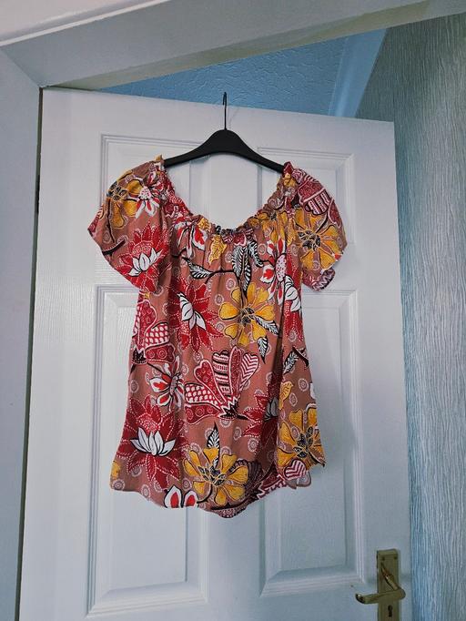 Buy & Sell Newton Doncaster - Photos for Summer top, size 16..NEW without tags