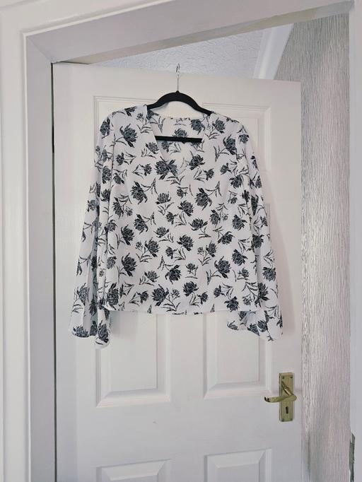 Buy & Sell Newton Doncaster - Photos for Summer top, size 12..NEW