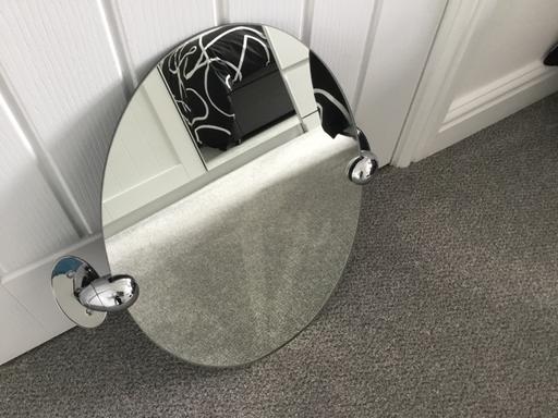 Buy & Sell Wrenthorpe Wakefield - Photos for Mirror and toilet roll holder