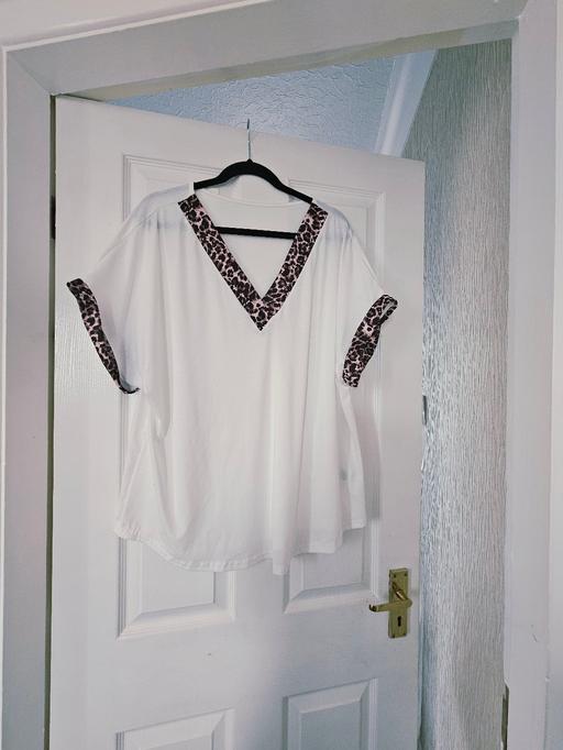 Buy & Sell Newton Doncaster - Photos for T-shirt size 20..NEW without tags.