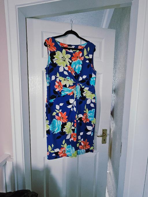 Buy & Sell Newton Doncaster - Photos for Floral dress, size 18..NEW without tags.