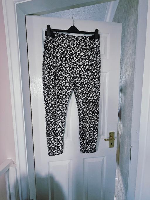 Buy & Sell Newton Doncaster - Photos for Trousers, size 18.
