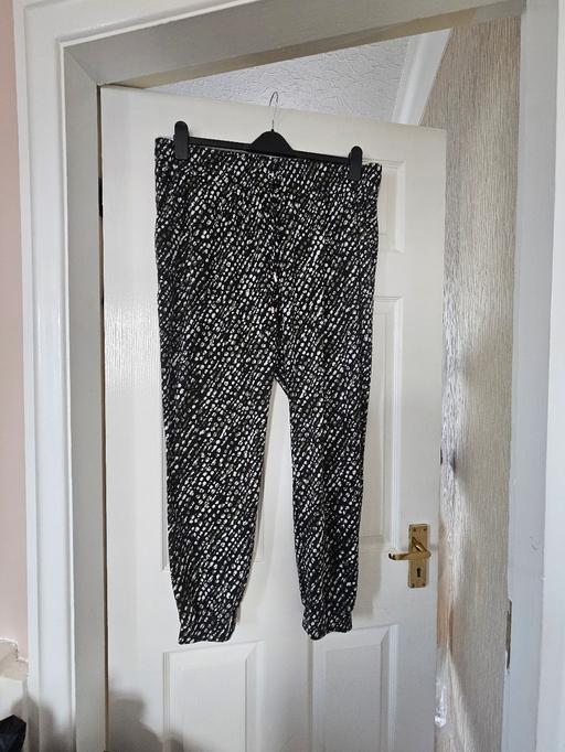 Buy & Sell Newton Doncaster - Photos for Patterned trousers, size XL