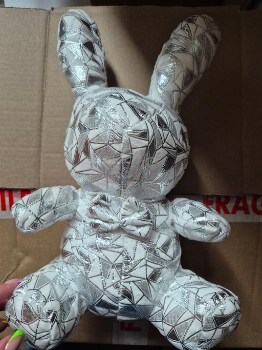 Buy & Sell Crumpsall Manchester - Photos for new 35cm White & Silver Plush Bunny