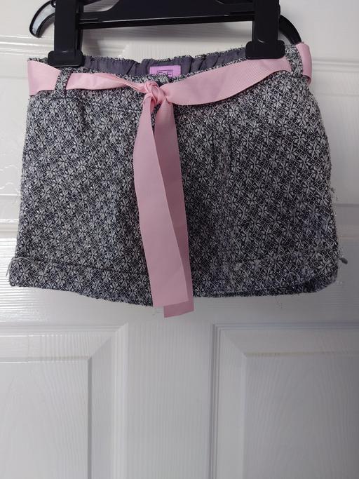 Buy & Sell Woodthorpe Charnwood - Photos for Girls grey shorts size 4-5 years