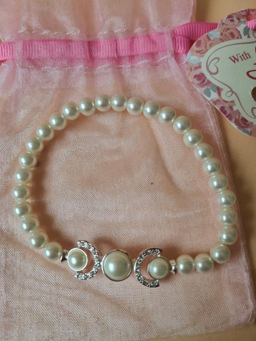 Buy & Sell Grafton Street Industrial Estate West Northamptonshire - Photos for New beautiful bracelet