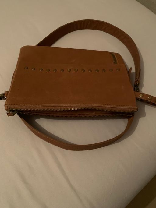 Buy & Sell Great Sankey Warrington - Photos for Tan Leather Bag