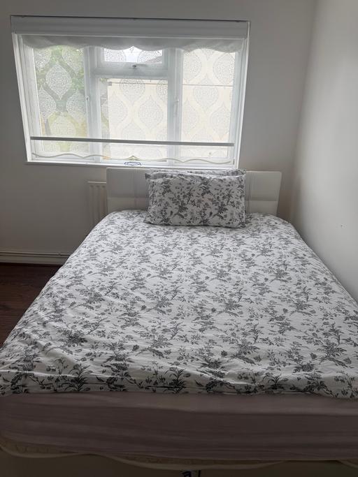Buy & Sell Freezywater North London - Photos for Double bed