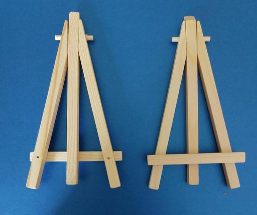 Classes Westgate-on-Sea Thanet - Photos for 2 x WOODEN EASELS