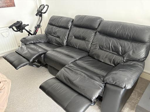 Buy & Sell Gravesend Gravesham - Photos for Recliner sofa - 3 seater