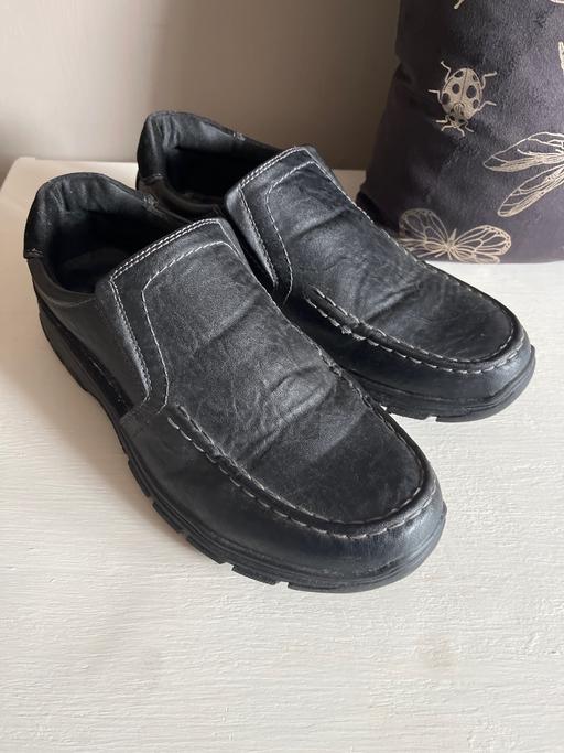 Buy & Sell Conisbrough Doncaster - Photos for Mens size 8 (42) black loafer footwear