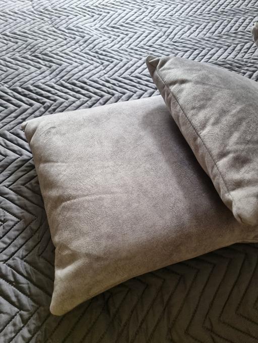 Buy & Sell Rowley Regis Sandwell - Photos for cushions x3