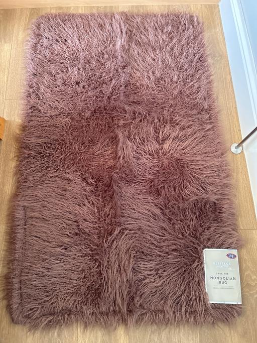 Buy & Sell Broadgreen Knowsley - Photos for Large rug. Blush colour. Faux fur. New
