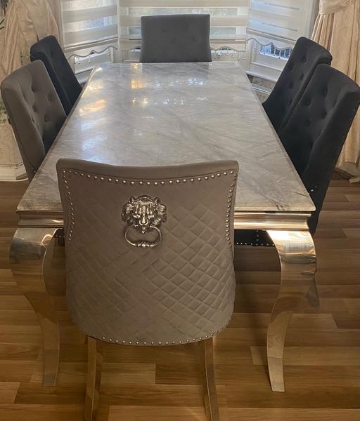 Buy & Sell Stoke Newington North London - Photos for MARBLE TABLE AND CHAIRS