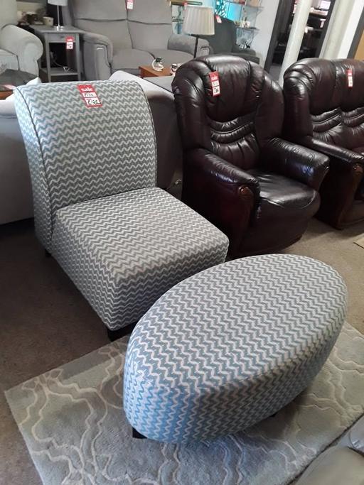 Buy & Sell Saint Pauls Trading Estate Tameside - Photos for Lovely DFS patterned lounge chair & footstool