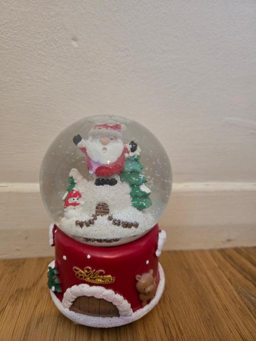 Buy & Sell Canning Town East London - Photos for Christmas snow globe