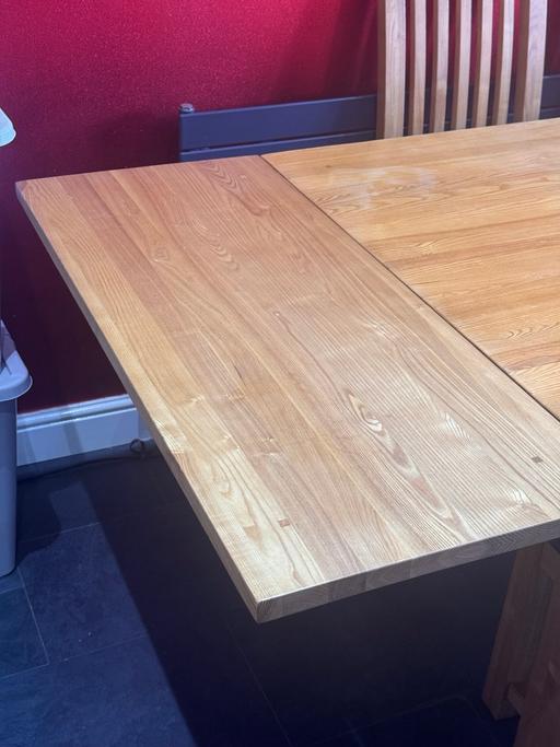 Buy & Sell Earlswood Reigate and Banstead - Photos for Solid Wood Extendable Table & 6 Chairs
