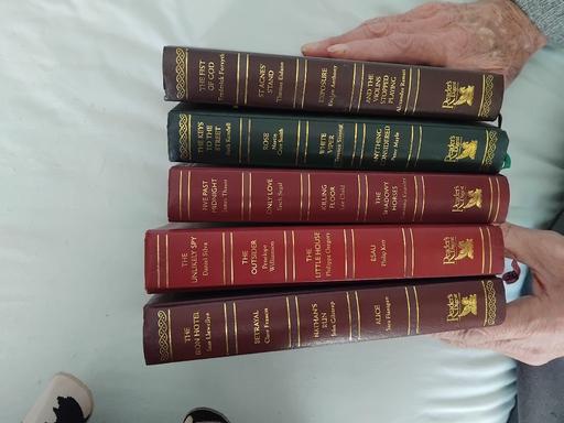 Buy & Sell Yardley Wood Birmingham - Photos for 5 hard cover books plus boneless novel