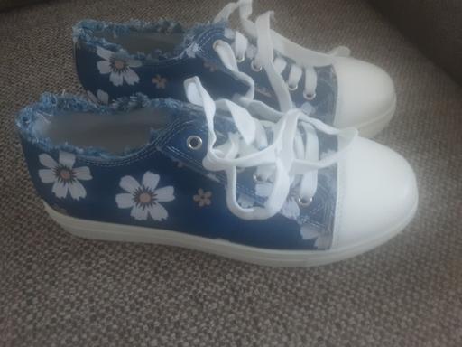 Buy & Sell Bolton-Upon-Dearne Barnsley - Photos for ladies size 5 new trainers/pumps