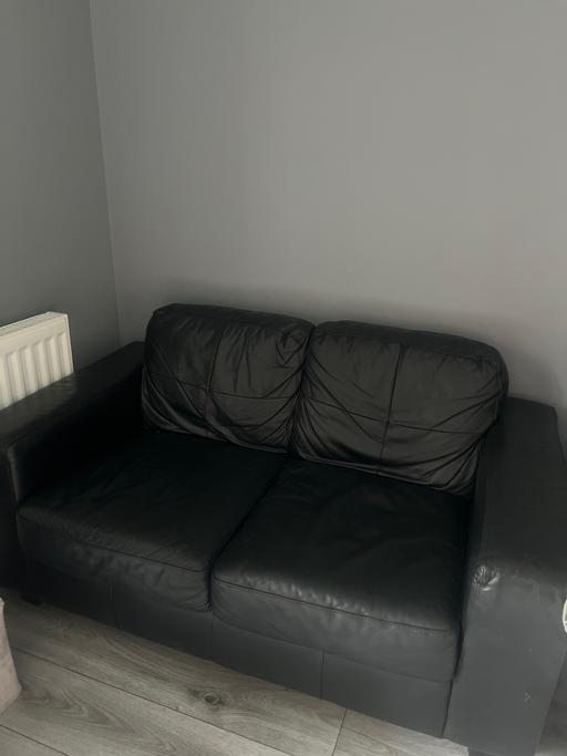 Buy & Sell Kenley Croydon - Photos for Black leather two seater sofa