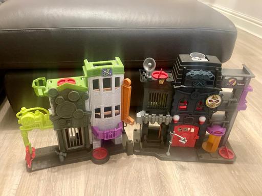 Buy & Sell Kingswinford Dudley - Photos for Batman Figures with Crime Alley and others