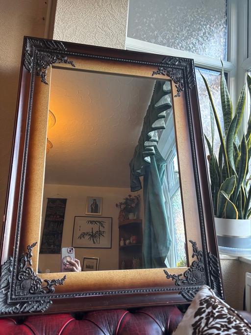 Buy & Sell Yeading West London - Photos for Vintage style ornate bevelled mirror