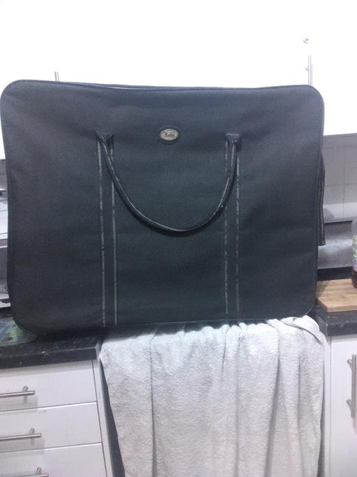 Buy & Sell Millwall East London - Photos for suitcase