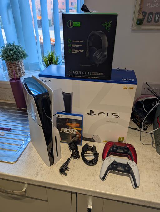 Buy & Sell Chalton Central Bedfordshire - Photos for PS5 Disc Edition Bundle 2 Controllers Boxed