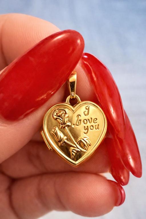 Buy & Sell Harrow on the Hill North West London - Photos for 9ct Gold “I Love You” Opening Heart Locket