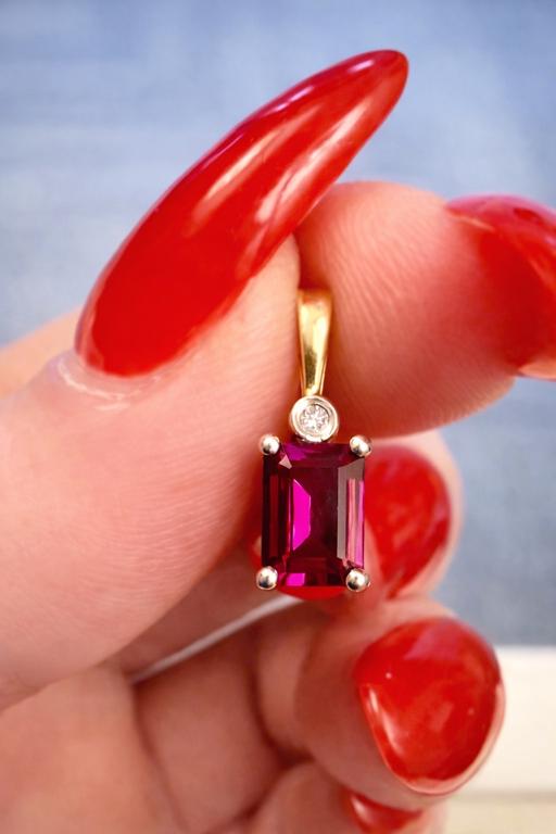 Buy & Sell Harrow Town Centre Harrow - Photos for Fine 9ct Gold Ruby & Diamond Pendant