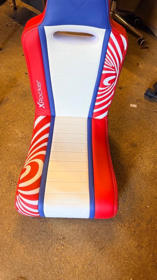 Buy & Sell Fleet Hart - Photos for Xrocker kids gaming chair red