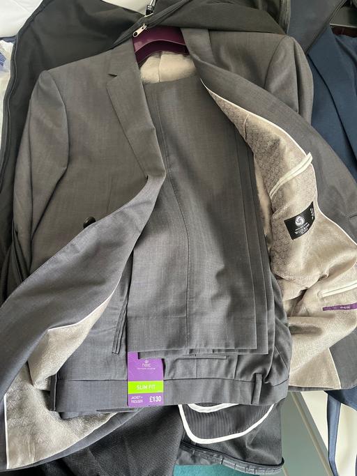 Buy & Sell Devons Road East London - Photos for Suit