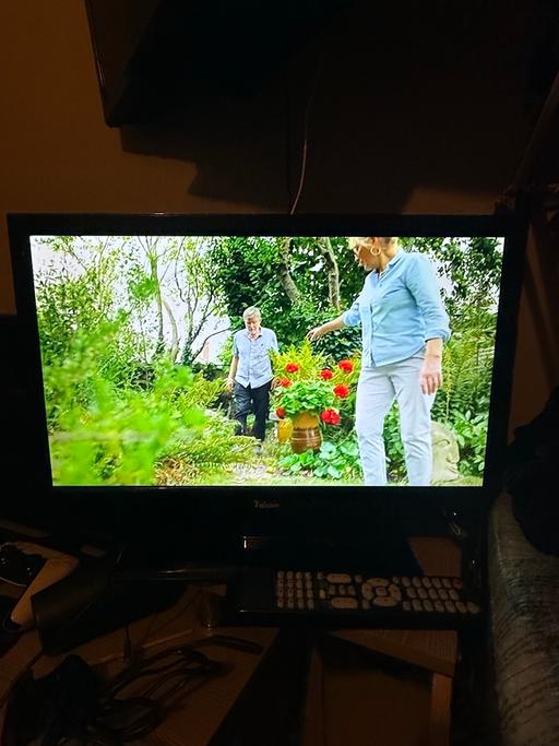 Buy & Sell Birchills Walsall - Photos for 12v tv 22” with dvd player