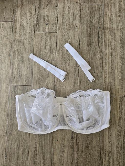 Buy & Sell Rowley Regis Sandwell - Photos for Marks & Spencer white bra 40G
