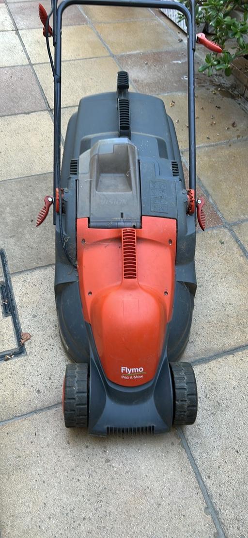 Buy & Sell Great Denham Bedford - Photos for Lawnmower clump