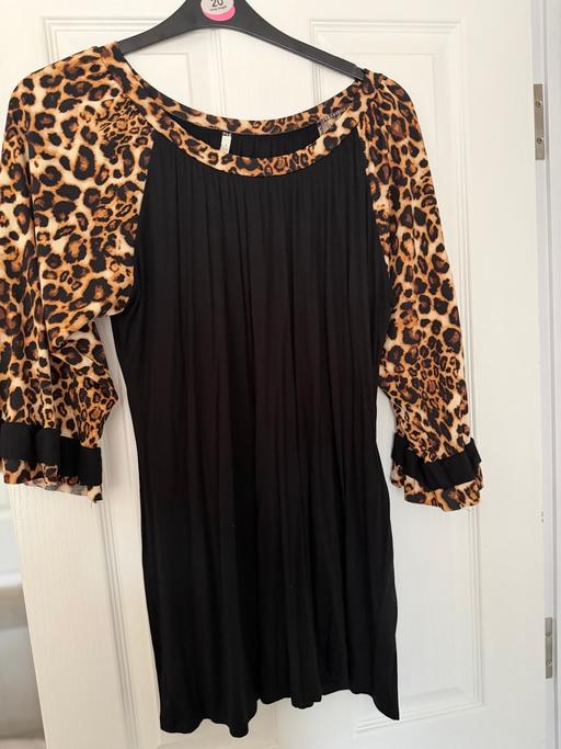 Buy & Sell Lambeth South East London - Photos for Tunic top black and printed arms