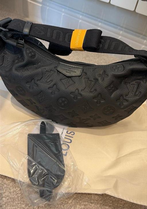 Buy & Sell Saint Dunstans Canterbury - Photos for Black embossed