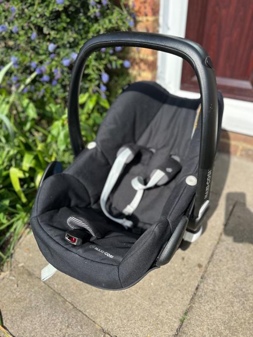 Buy & Sell West Watford Watford - Photos for Maxi-Cosi Baby Car Seat + ISOFIX Base