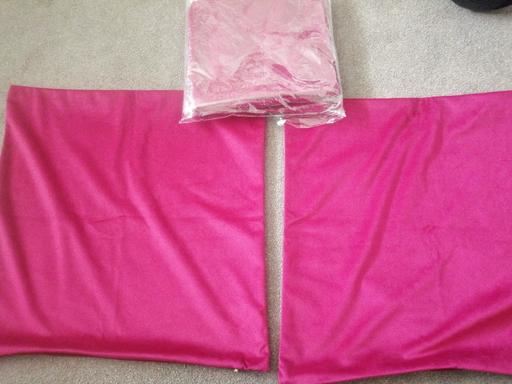 Buy & Sell Heath Town Wolverhampton - Photos for New 4 Fushia pink velvet cushion covers