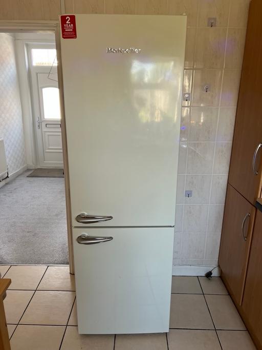 Buy & Sell Coventry City Centre Coventry - Photos for MONTPELLIER 60/40 Fridge Freezer - Cream