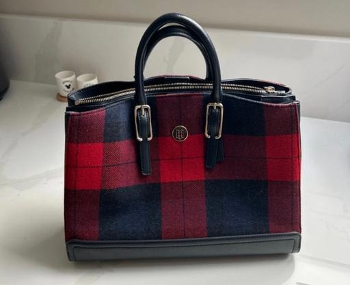 Buy & Sell Stoke Heath Bromsgrove - Photos for Tommy Hilfiger bag