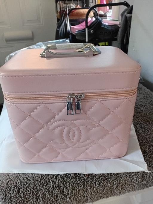 Buy & Sell Eccleshill Bradford - Photos for vanity cases