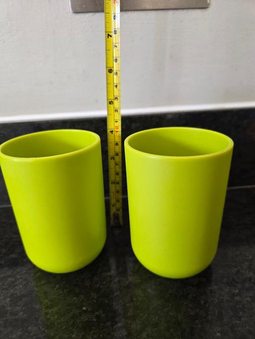 Buy & Sell Rowley Regis Sandwell - Photos for 2 green hard plastic beakers