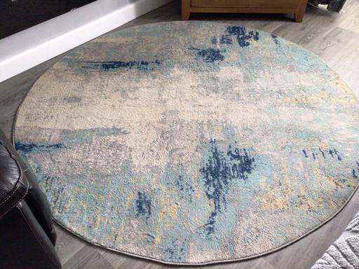 Buy & Sell South Elmsall Wakefield - Photos for LARGE 200cm ROUND RUG £10