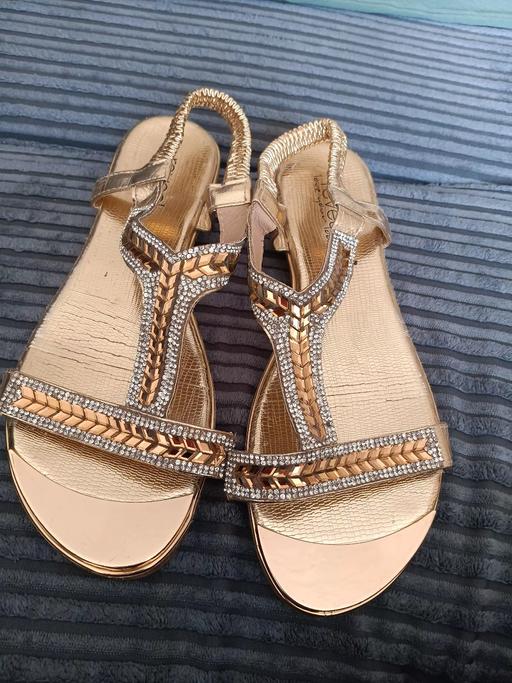 Buy & Sell Hornchurch Havering - Photos for gold Sandals size 6