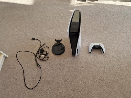 Buy & Sell Coulsdon North Croydon - Photos for Launch edition fat PS5 + controller + stand