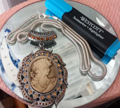 Buy & Sell Thatto Heath Saint Helens - Photos for Huge faux cameo gemstone statement necklace