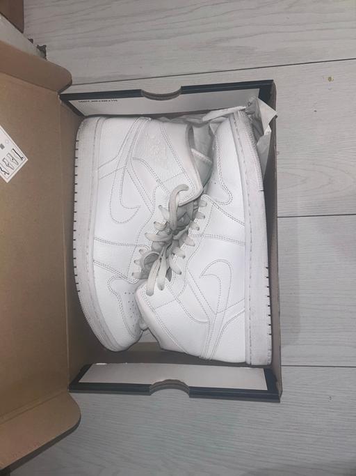 Buy & Sell Upper Holloway North London - Photos for AIR JORDAN 1 MID