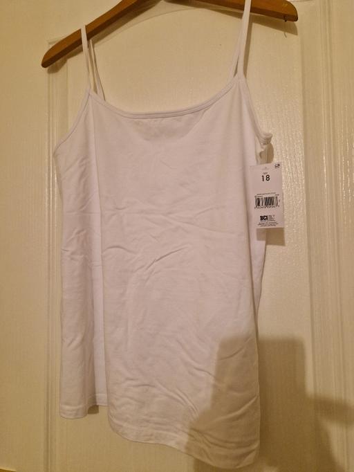 Buy & Sell Grassmoor North East Derbyshire - Photos for White ladies summer vest size 18
